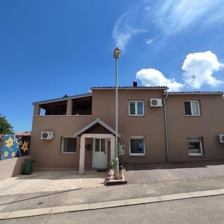 Apartmani Amans Pula Zewnętrze zdjęcie