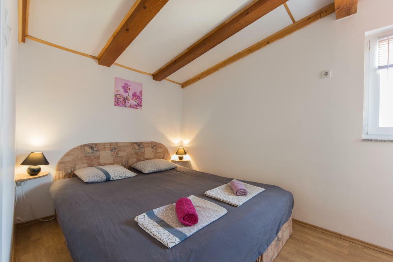 Apartmani Amans Pula Zewnętrze zdjęcie